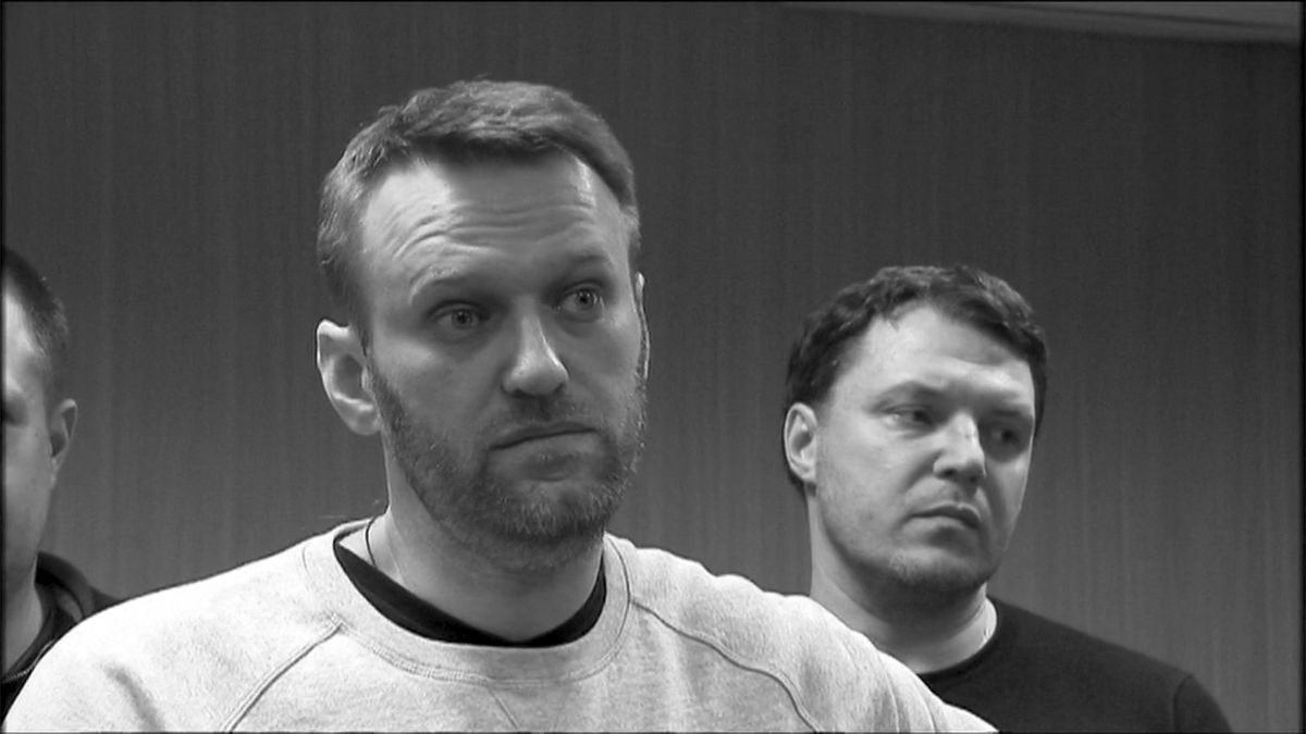 Promrzlého Navalného měli zabít ranou pěstí do srdce. Klasická metoda KGB, říká aktivista